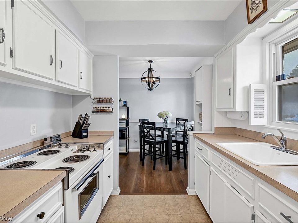 3227 W 153rd St, Cleveland, OH 44111 | MLS #5243012 | Zillow