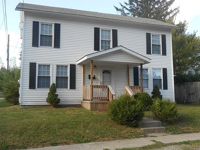 184 Klerx Ave photo 1