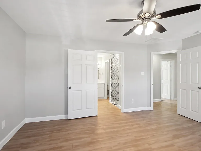 1127 Cascade Creek Dr — Photo 17