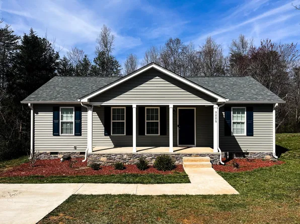 3225 Ridgewood Place Dr, Winston Salem, NC 27107