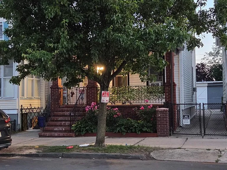 26 Harvey St — Photo 1