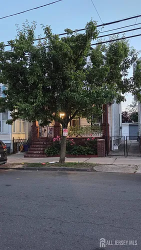 26 Harvey St Photo 1
