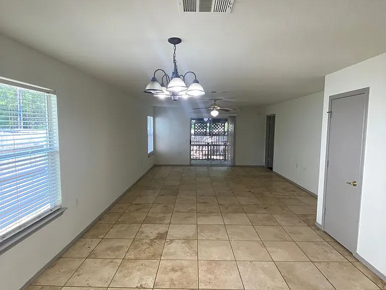 1141 Emmitt Run — Photo 4