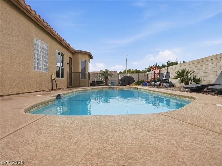 1562 Harwood Ave — Photo 34