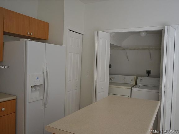 5th image of 1560 SE 31st Ct Unit 1560