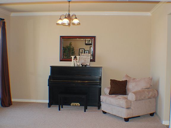 4th image of 3611 Mendocino Park