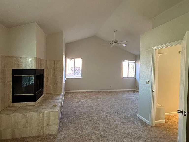 5021 Chaparral Ct — Photo 5