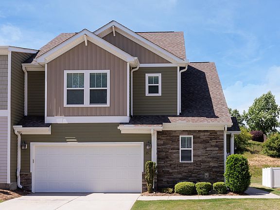 2nd image of 15 Creekhaven Ln