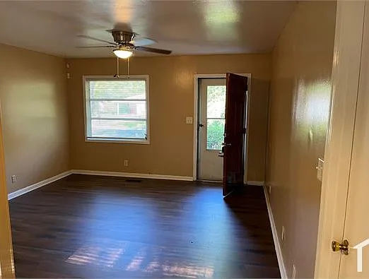 4505 Vinson Ave — Photo 2
