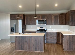 4110 14th Ave S, Moorhead, MN 56560