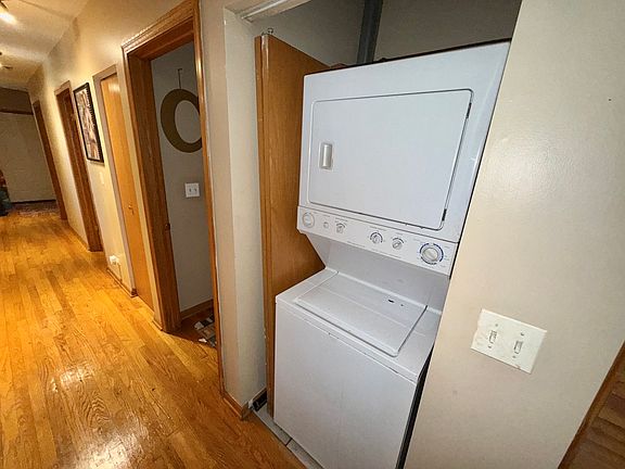 5th image of 1459 E 71st Pl #1