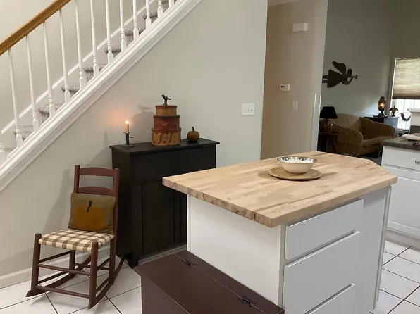 38B Raylinsky Ln, Mechanicville, NY 12118