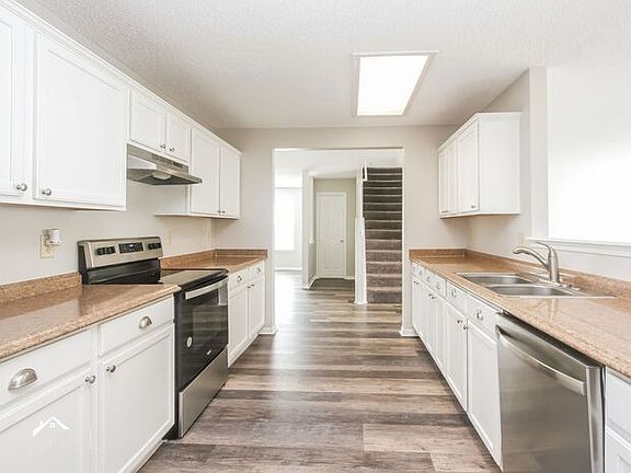 2nd image of 5602 N Jefferson Dr