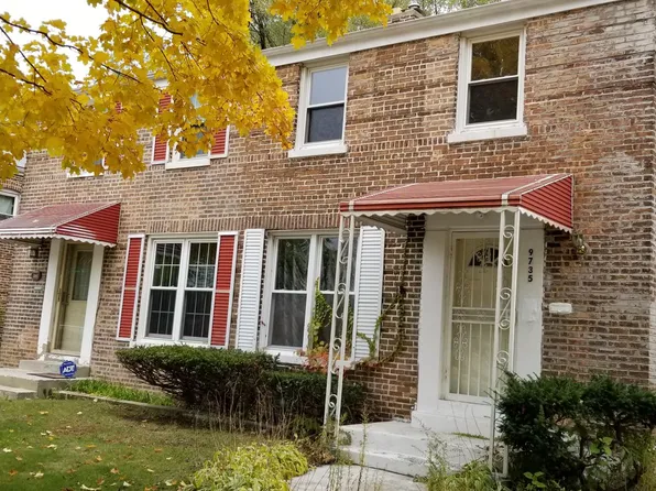 9735 S Hoxie Ave, Chicago, IL 60617