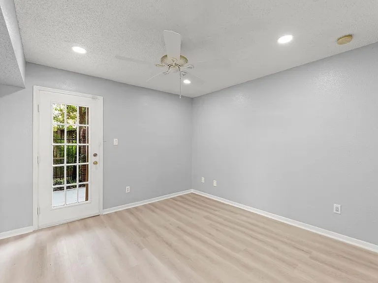2121 Hepburn St #1216 — Photo 12