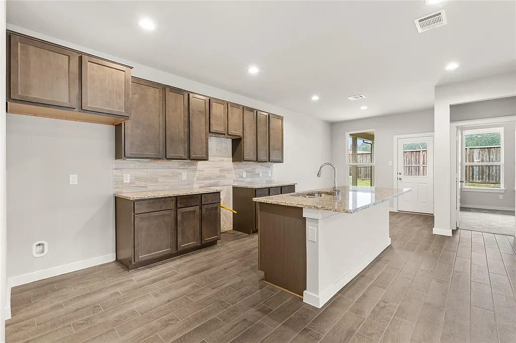 Building Photo - 20924 Big Cypress Creek Trl