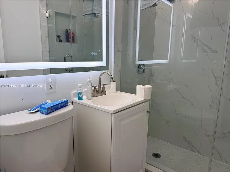 650 SW 55th Ave — Photo 7