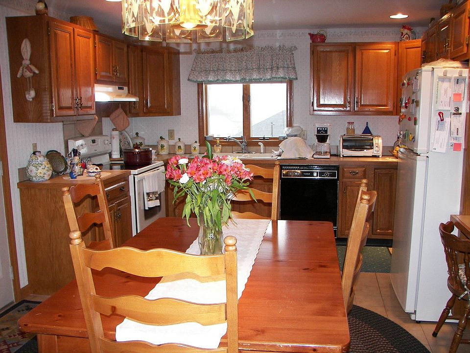 2nd image of 628 Highland Ave