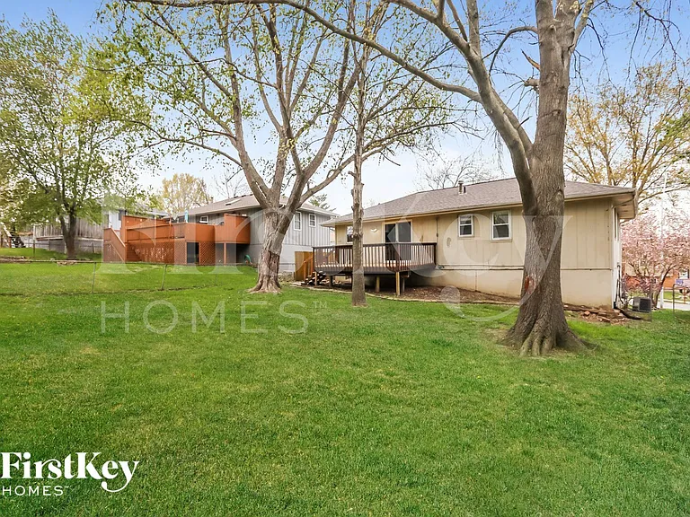 515 NE 98th Ter — Photo 15