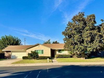 1042 Walnut St, Oakdale, CA, 95361