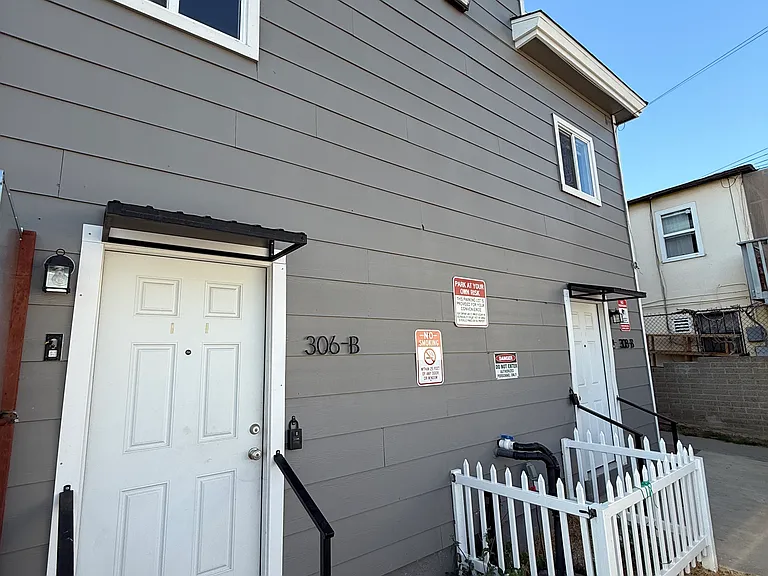 306 E 4th St #306B — Photo 17