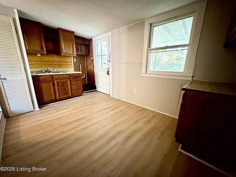 2057 May Ave — Photo 5