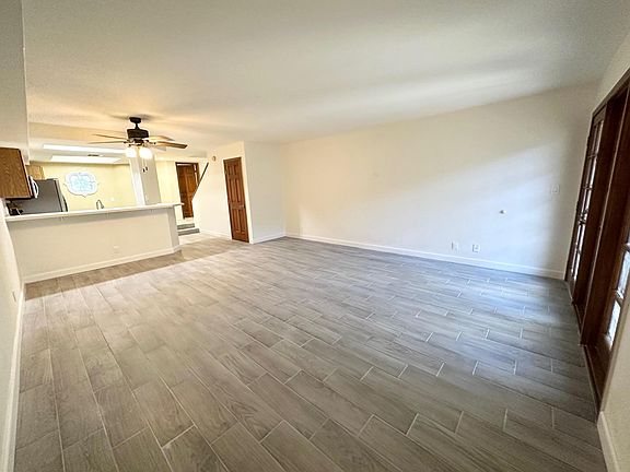 4th image of 2201 W Union Hills Dr