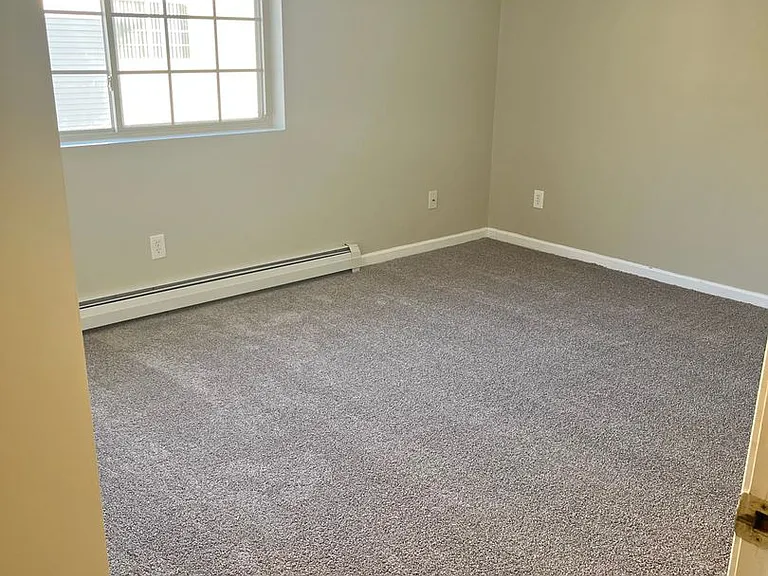 Lakepointe Apartment Homes — Photo 10
