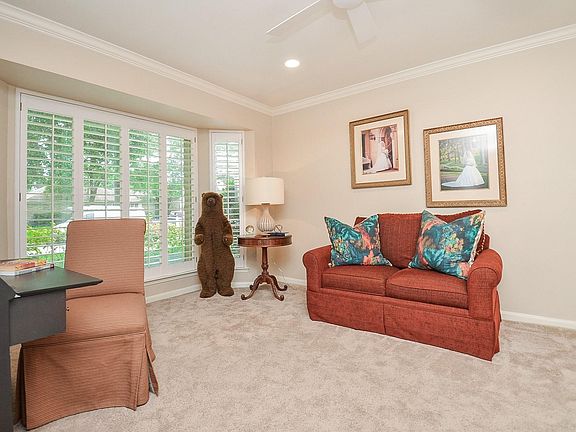 5th image of 1607 Carters Grove Ln