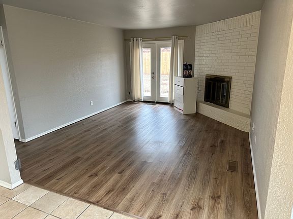 4th image of 907 Lancaster Dr