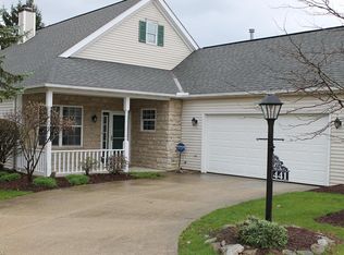 441 Woodside Dr, Northfield, OH