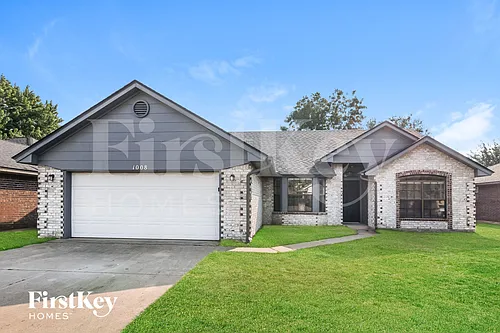 1008 Sennybridge Dr Photo 1
