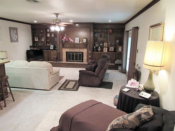 2nd image of 2125 Curtis Dr
