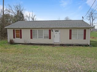 10 Hazel St, Fairchance, PA 15436