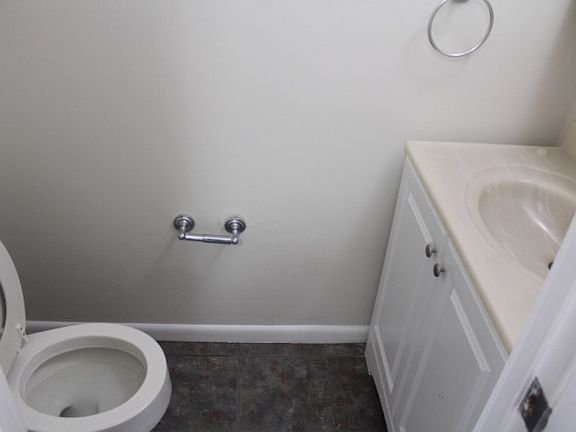 3rd image of 101 Shetland Cir #101