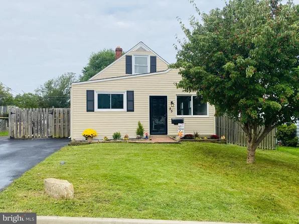 85 Seward Ln, Aston, PA 19014