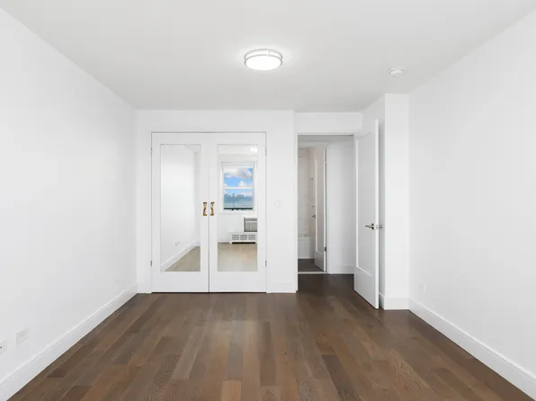 5700 Arlington Avenue image 13 of 37