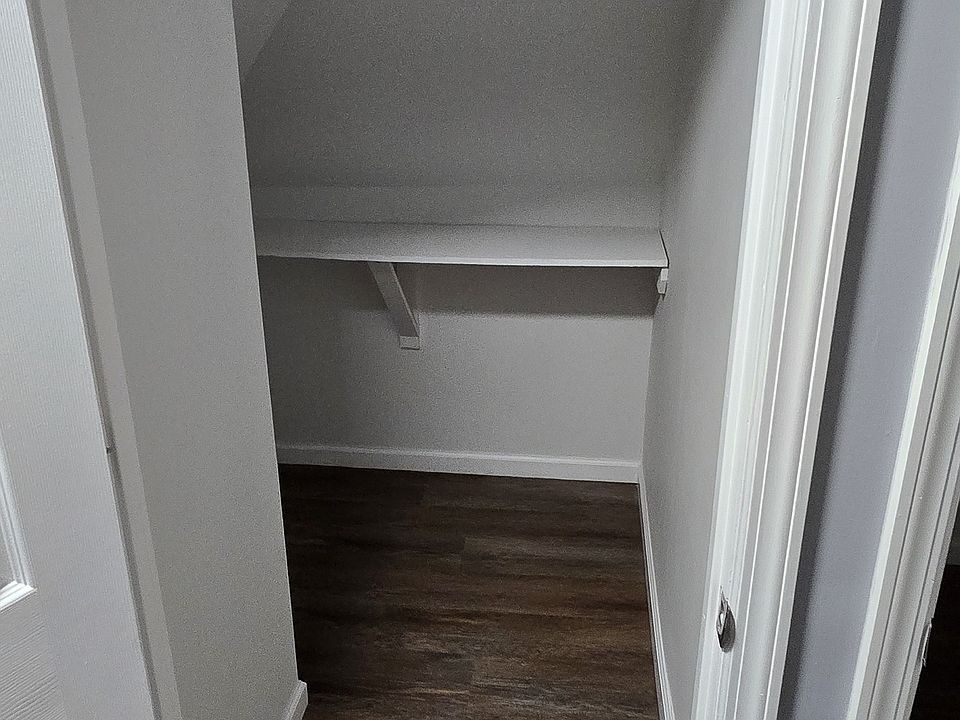 1st image of 10810 223rd St Floor 2