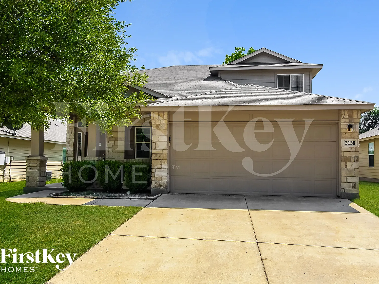 4 bed, 2.5 bath, 1758 sqft, $1,590 — Photo 1