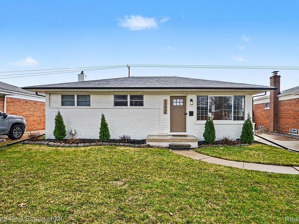 1st image of 23440 Playview St