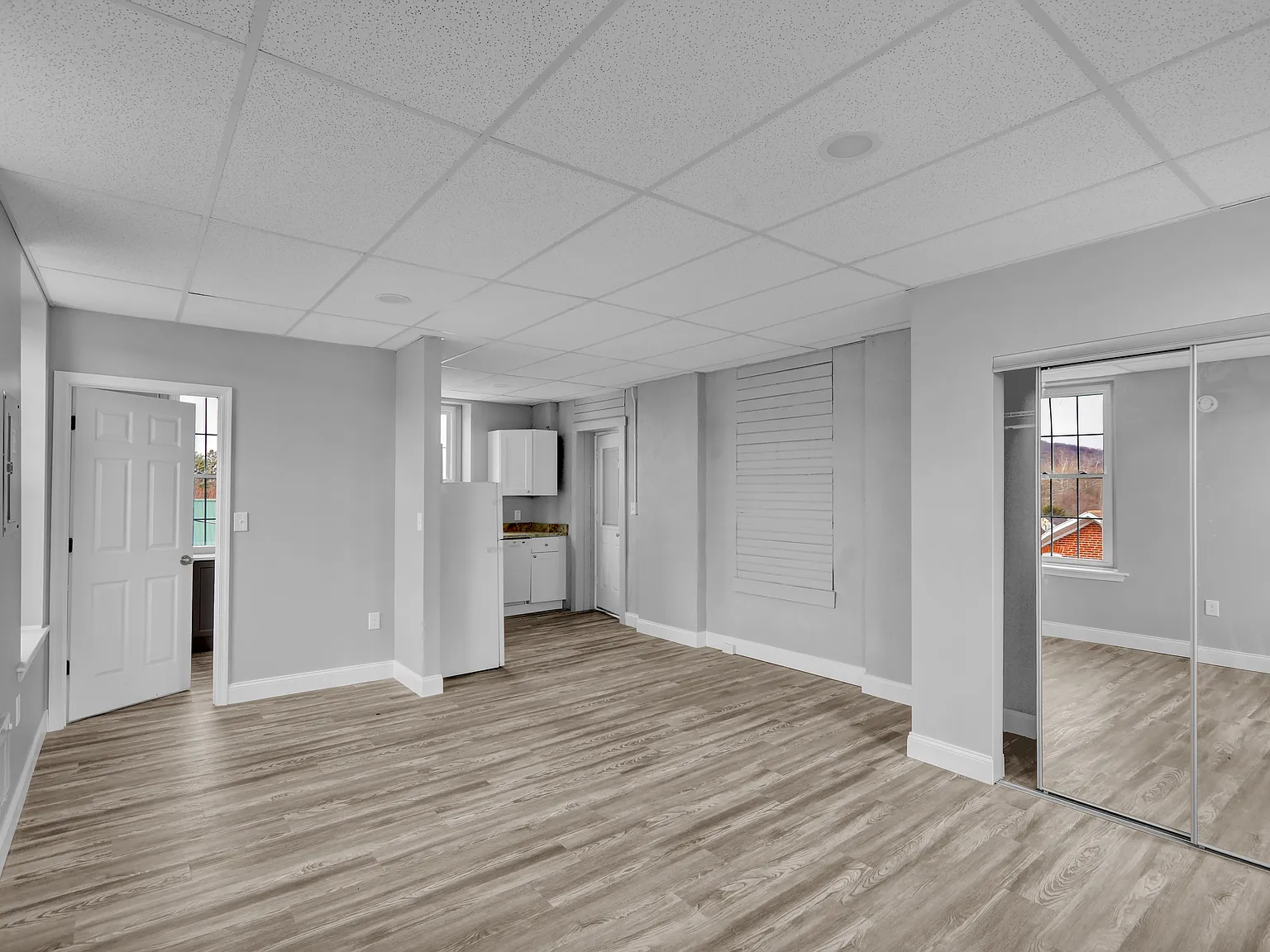 Studio, 1352 sqft, $1,100 — Photo 3
