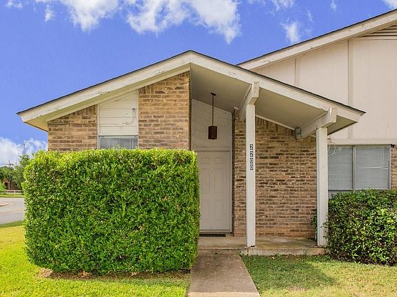 3rd image of 2200 Westmoor Pl