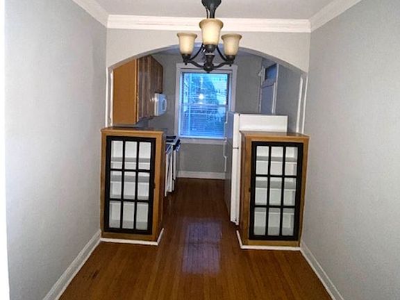 3rd image of 4507 N Greenview Ave APT 1W