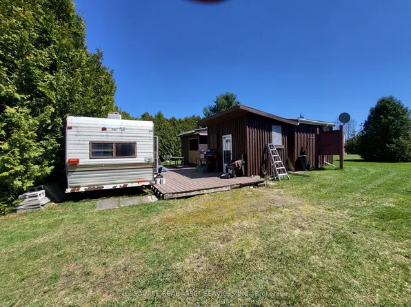 23 Channel Rd N, French River, ON P0M 2N0