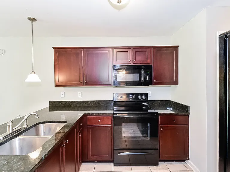 4085 Colton Dr — Photo 8