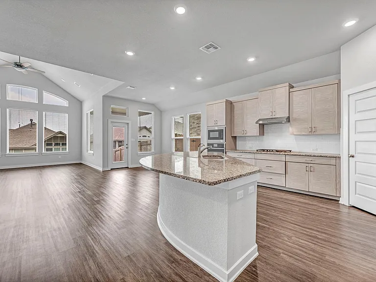 121 High Plains Dr — Photo 2