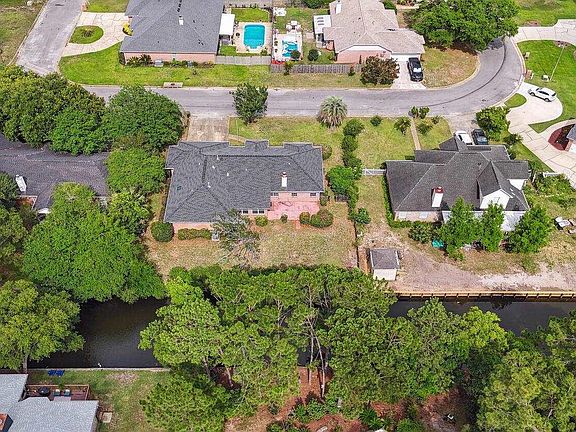 3rd image of 529 Long Lake Dr