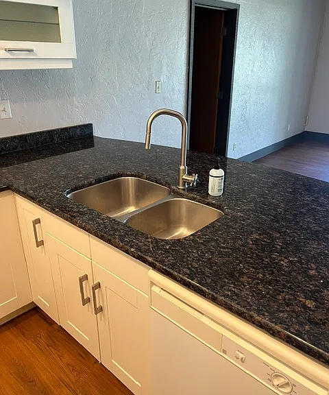 808 Pinewood Ct #808 — Photo 6