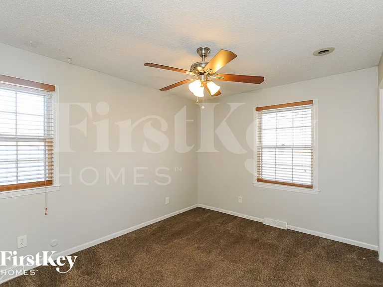 12309 E 59th St — Photo 11