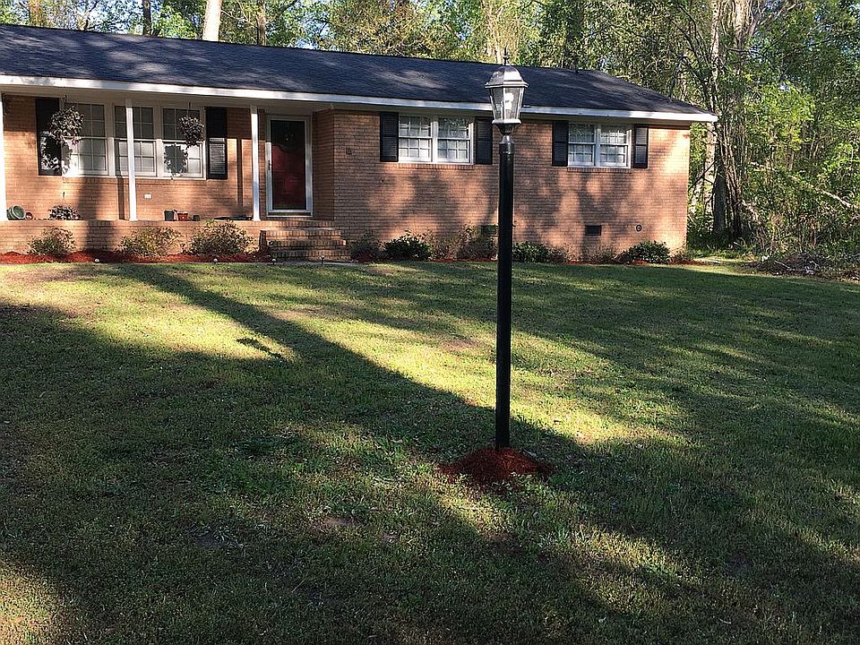 2nd image of 304 S Tremont Rd